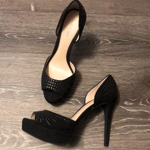 Black Gianni Bini stud heels